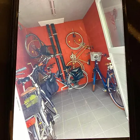 Just Like Aan Zee דירה *