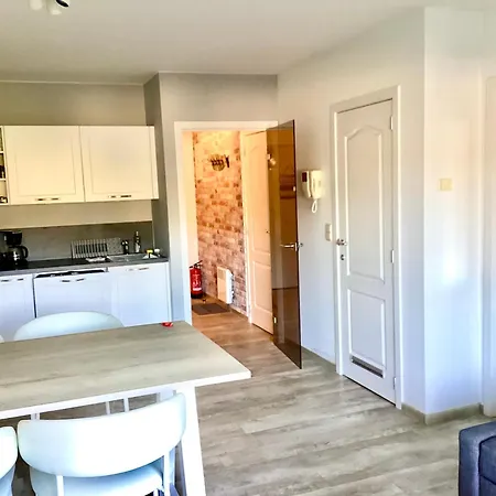 Апартаменты Just Like Aan Zee Де-Хаан